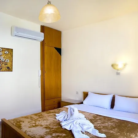 Nicolas Hotel 2*